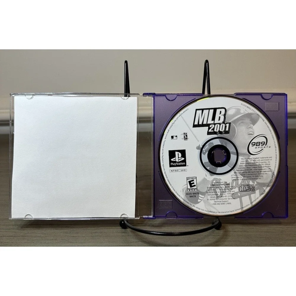 PS1 MLB Games Lot - MLB 2000 CIB, MLB 2001 (Disc Only), MLB 2002 CIB